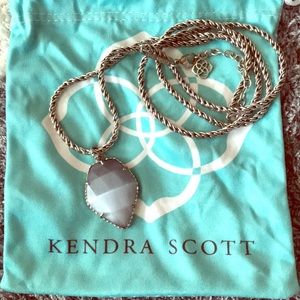 Kendra Scott necklace